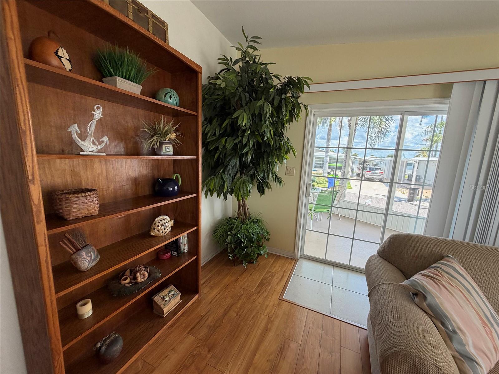 817 S GREEN CIR — photo 4