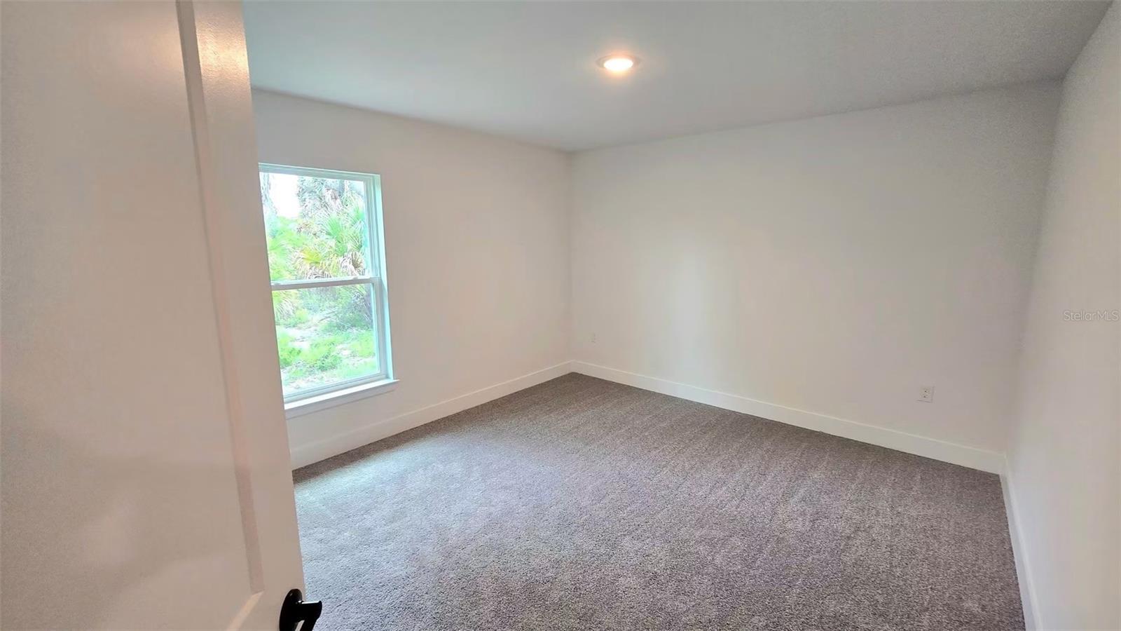 2239 N BISCAYNE DR — photo 9
