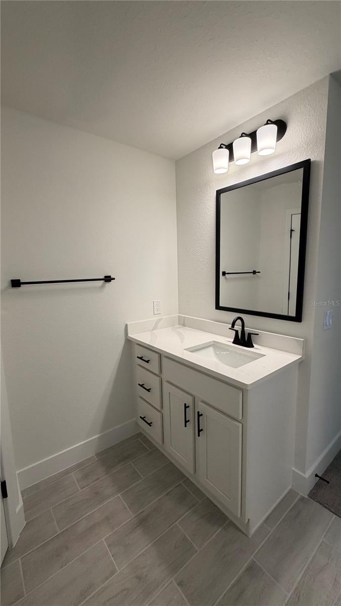 2239 N BISCAYNE DR — photo 13