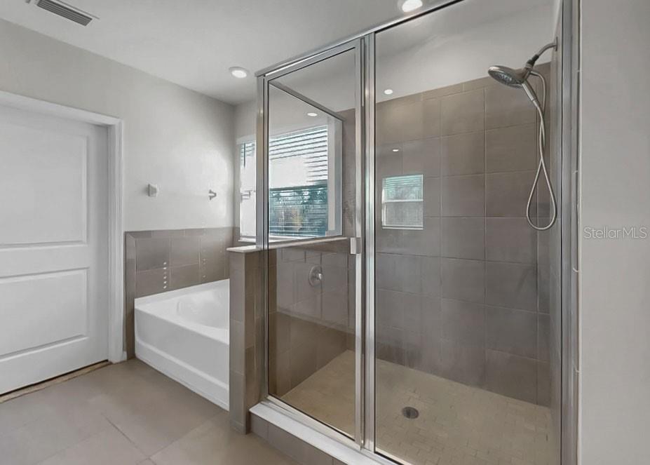 16454 WOODSIDE GLN — photo 35