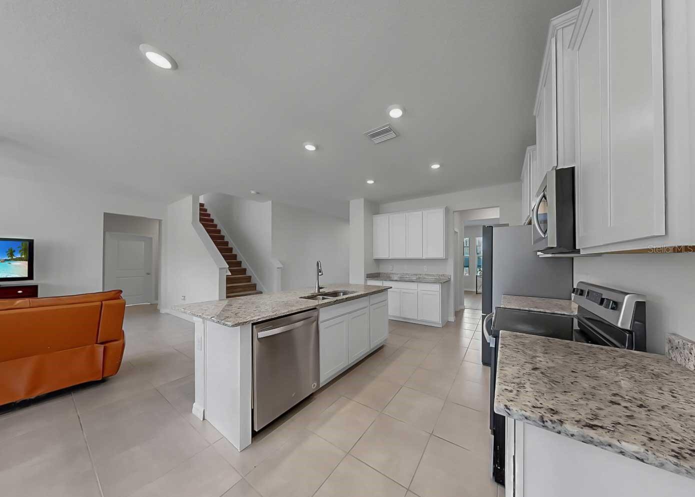 16454 WOODSIDE GLN — photo 17
