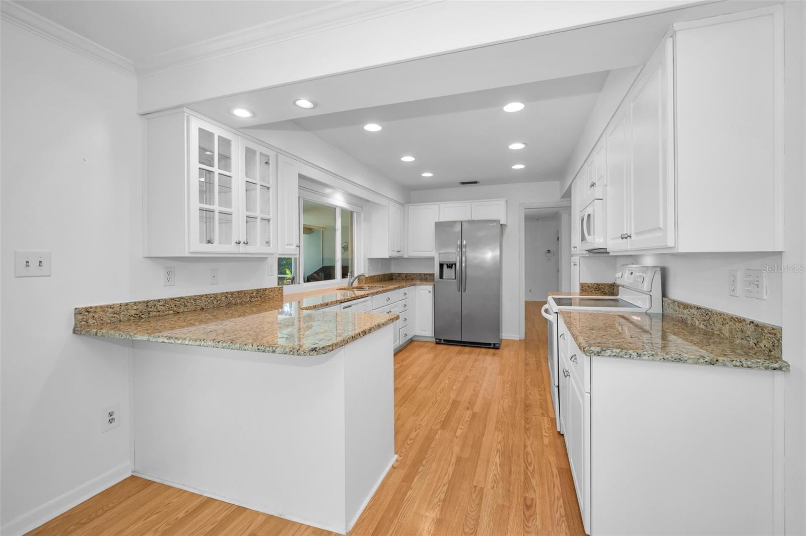 4 HIBISCUS RD — photo 24