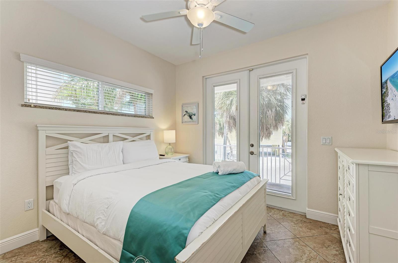 203 N HARBOR DR — photo 28