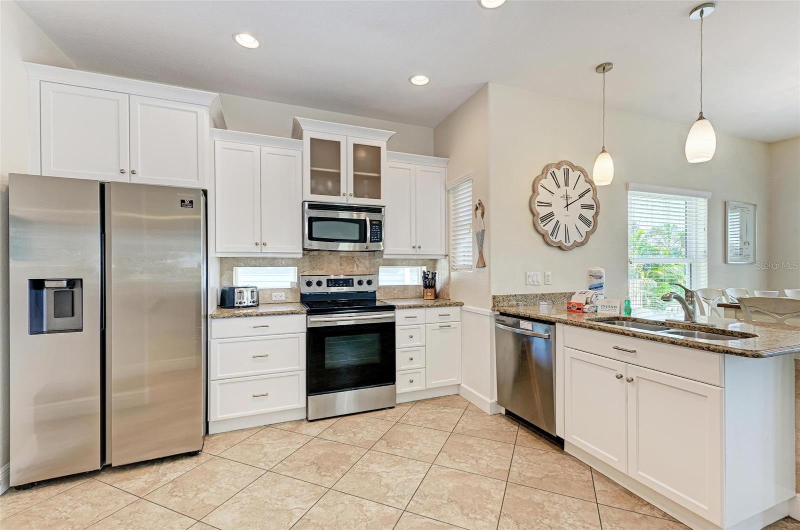 203 N HARBOR DR — photo 18