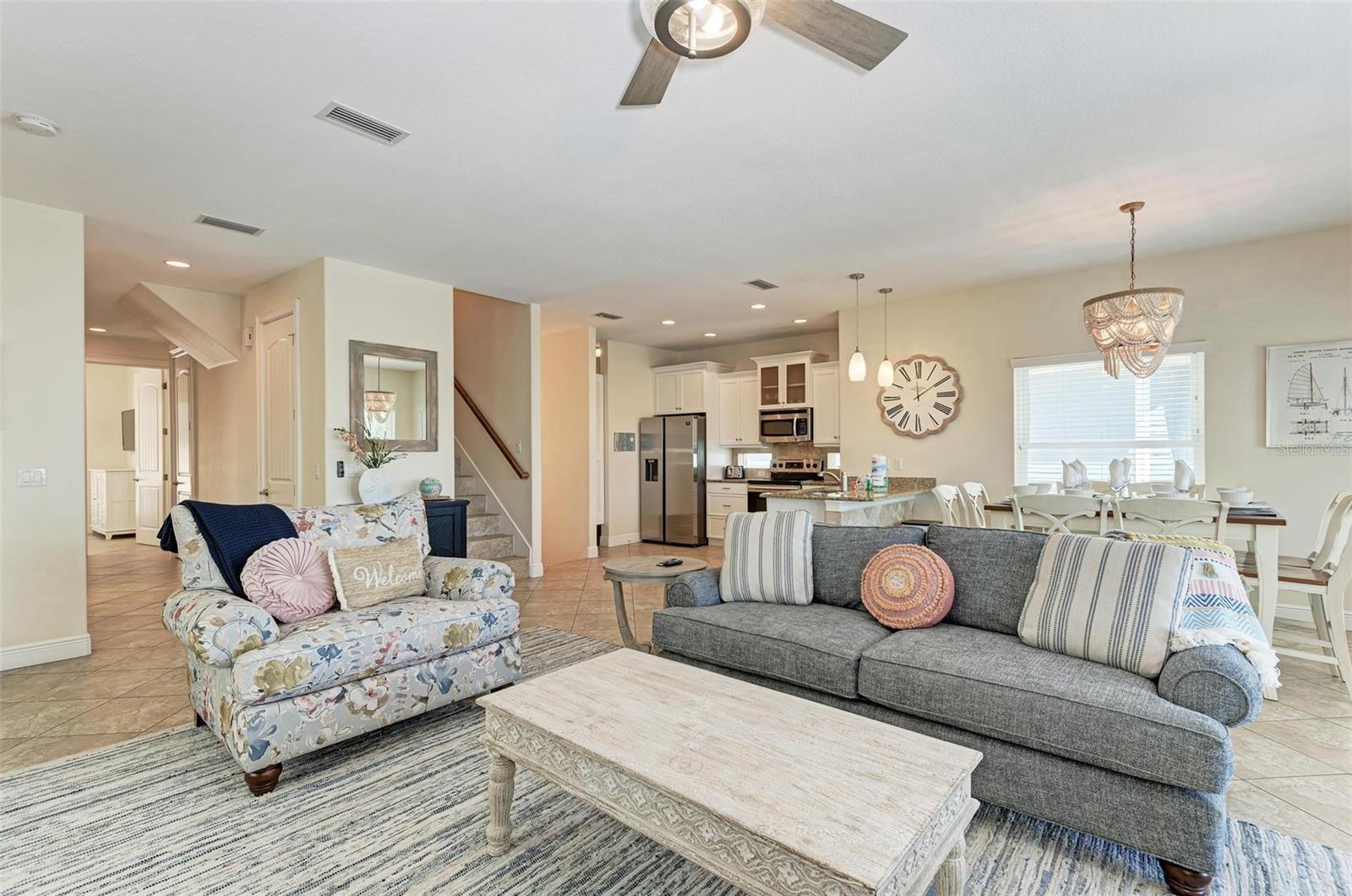 203 N HARBOR DR — photo 10