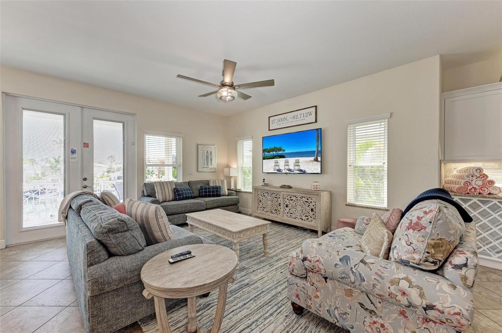 203 N HARBOR DR — photo 21