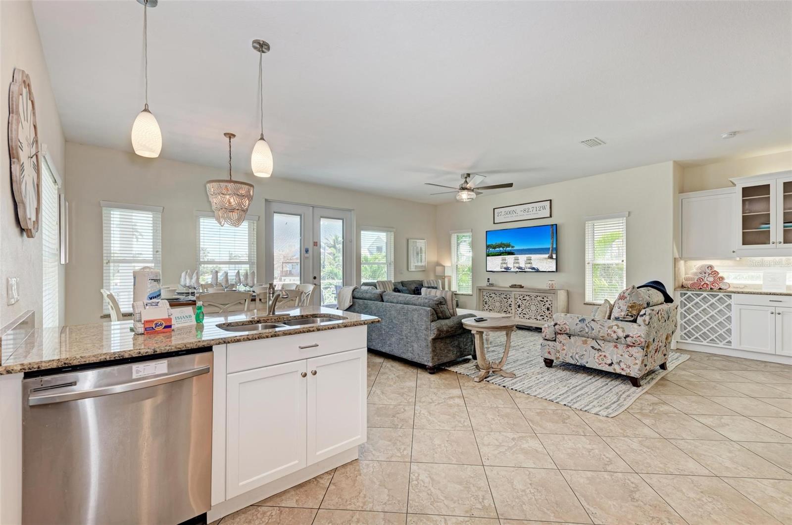 203 N HARBOR DR — photo 19