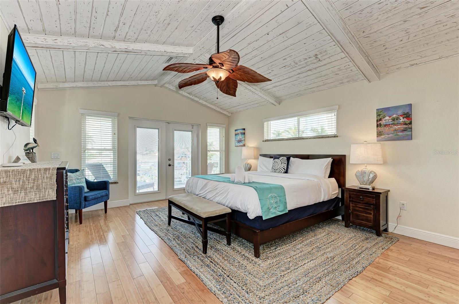 203 N HARBOR DR — photo 7