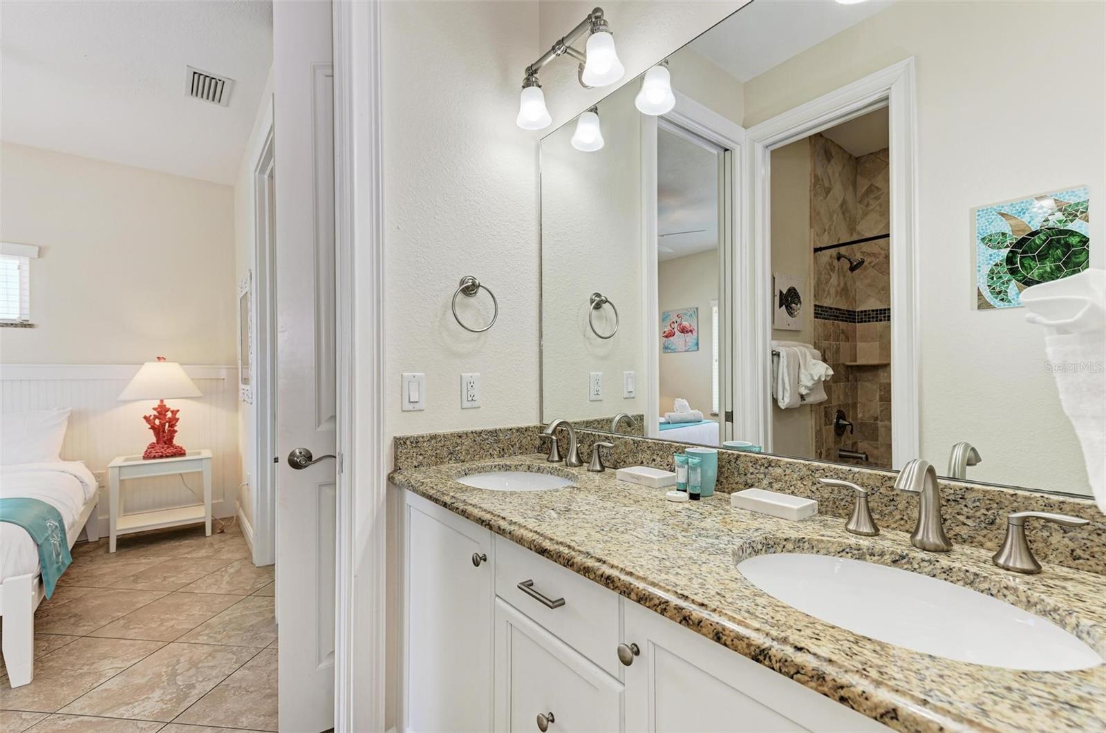 203 N HARBOR DR — photo 32