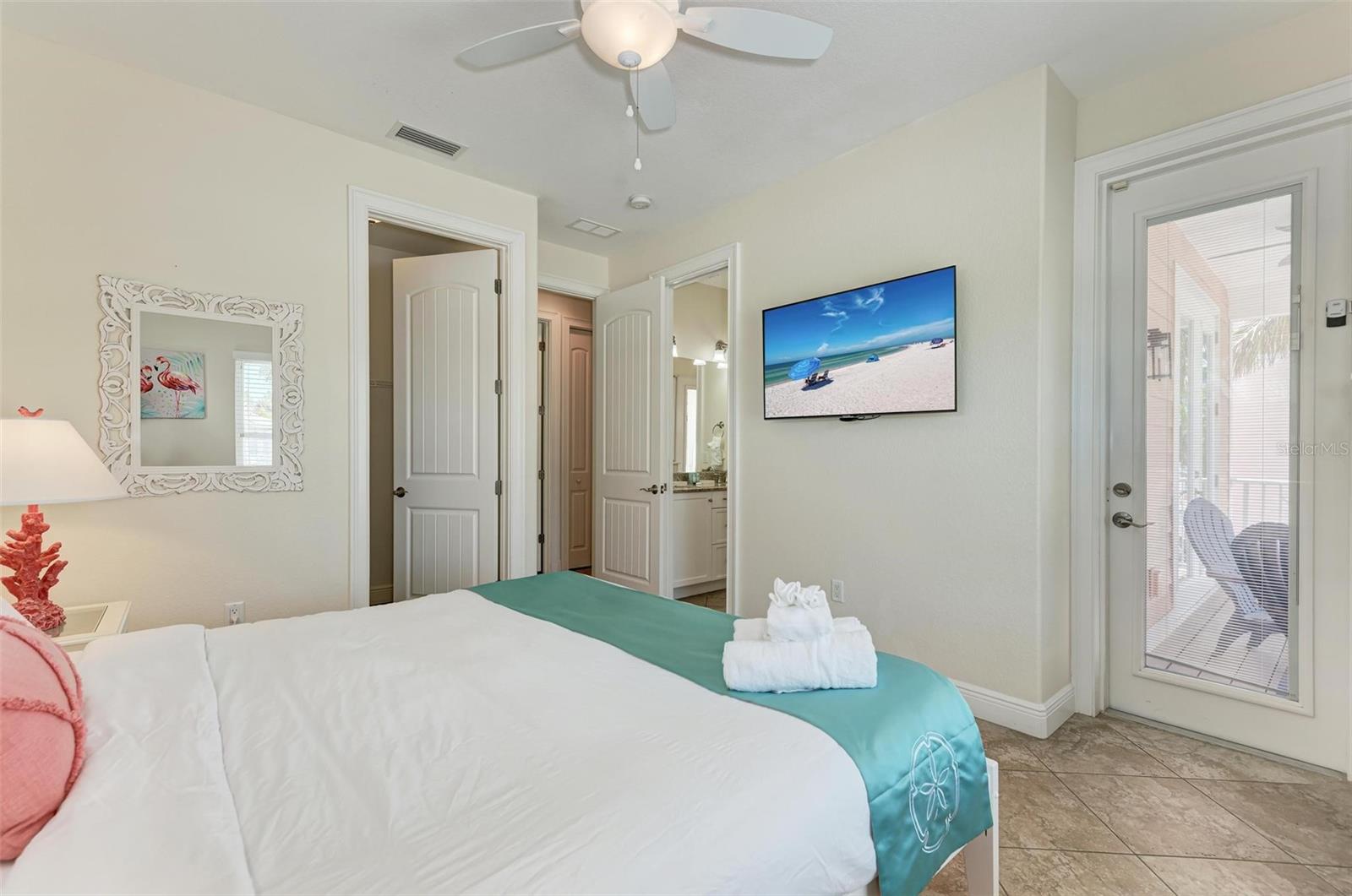 203 N HARBOR DR — photo 35