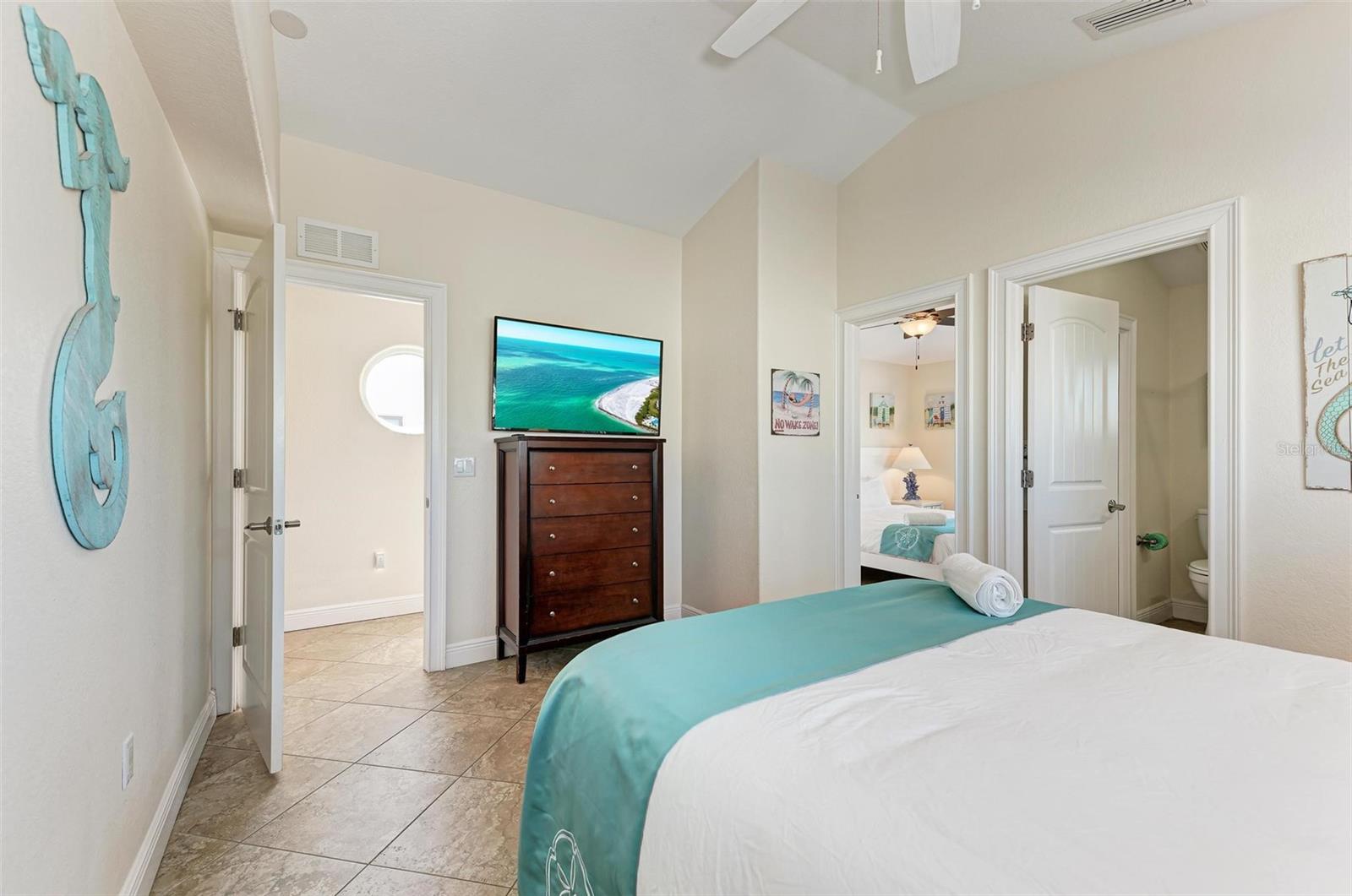 203 N HARBOR DR — photo 43