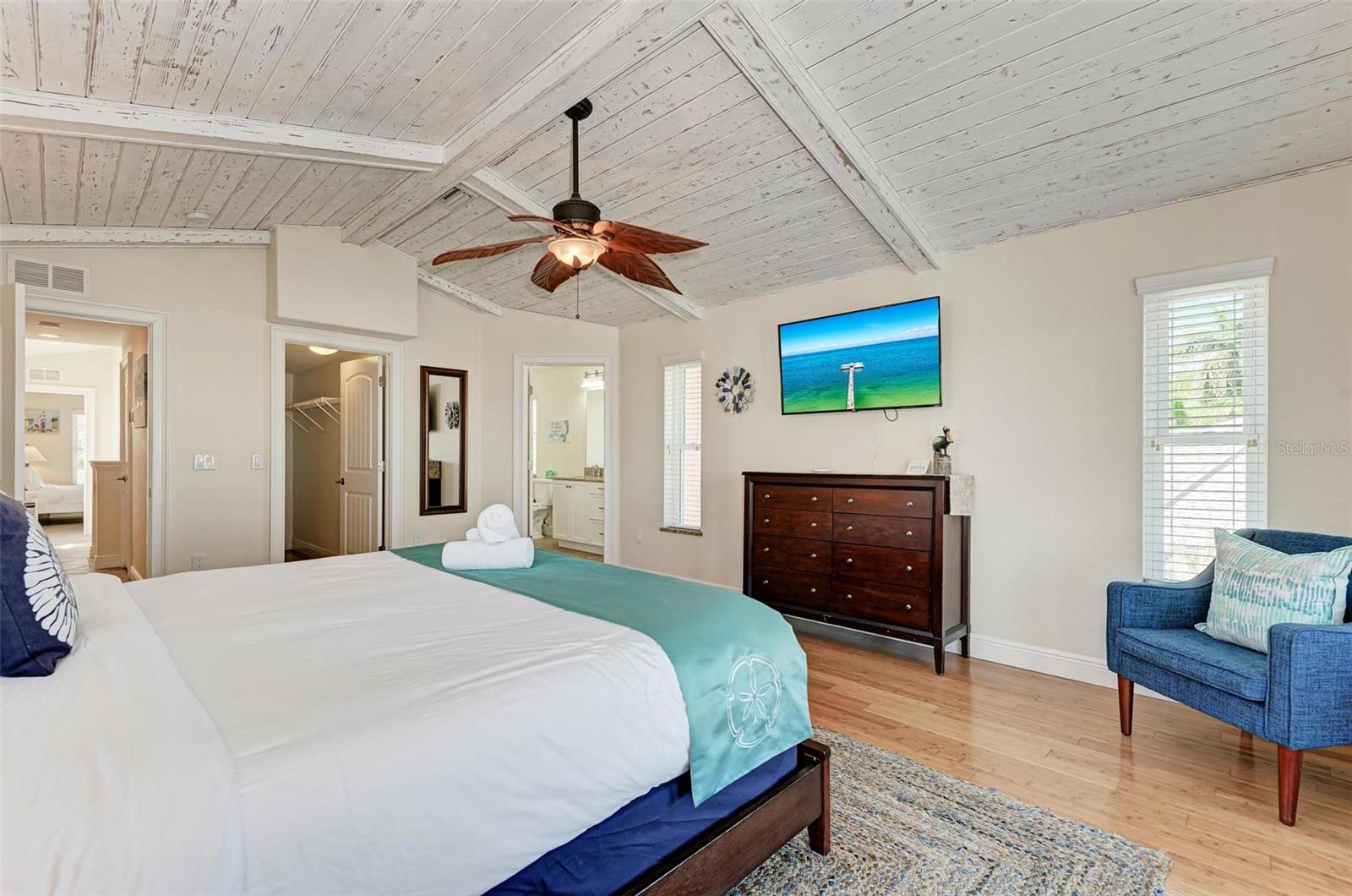 203 N HARBOR DR — photo 45