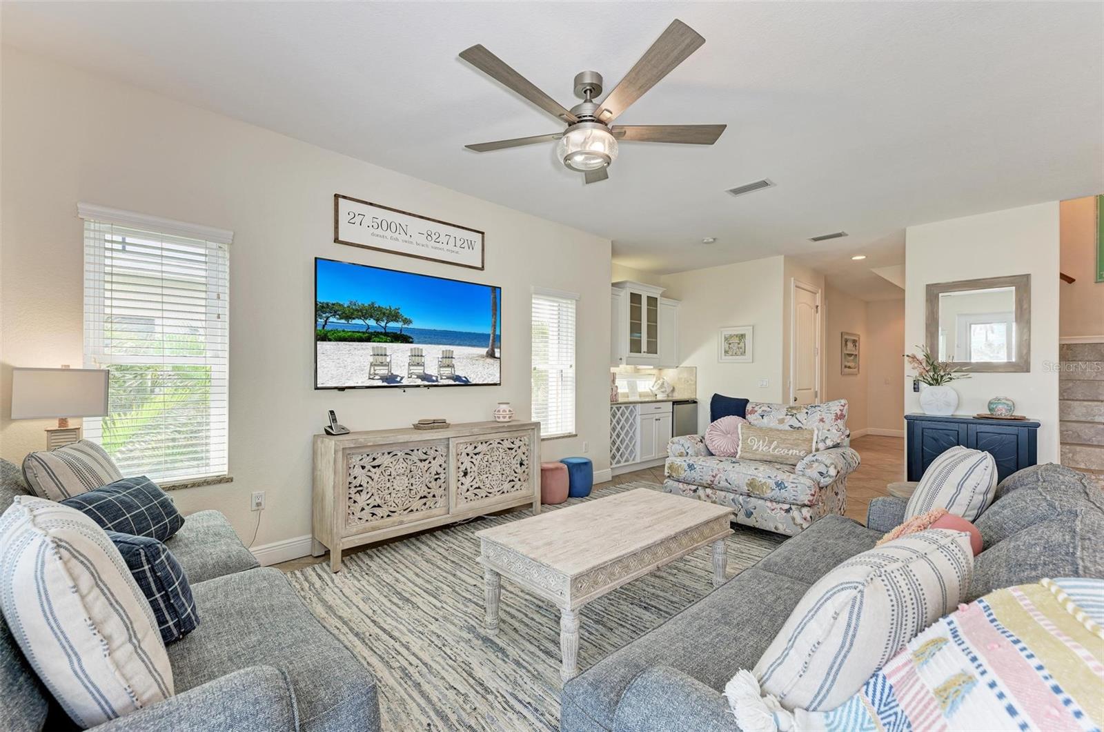 203 N HARBOR DR — photo 9