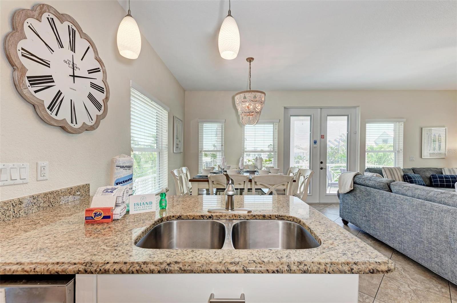 203 N HARBOR DR — photo 20