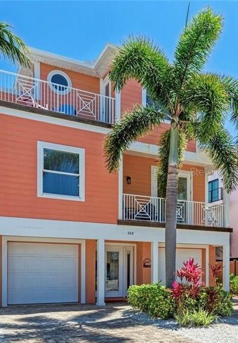 203 N HARBOR DR — photo 16