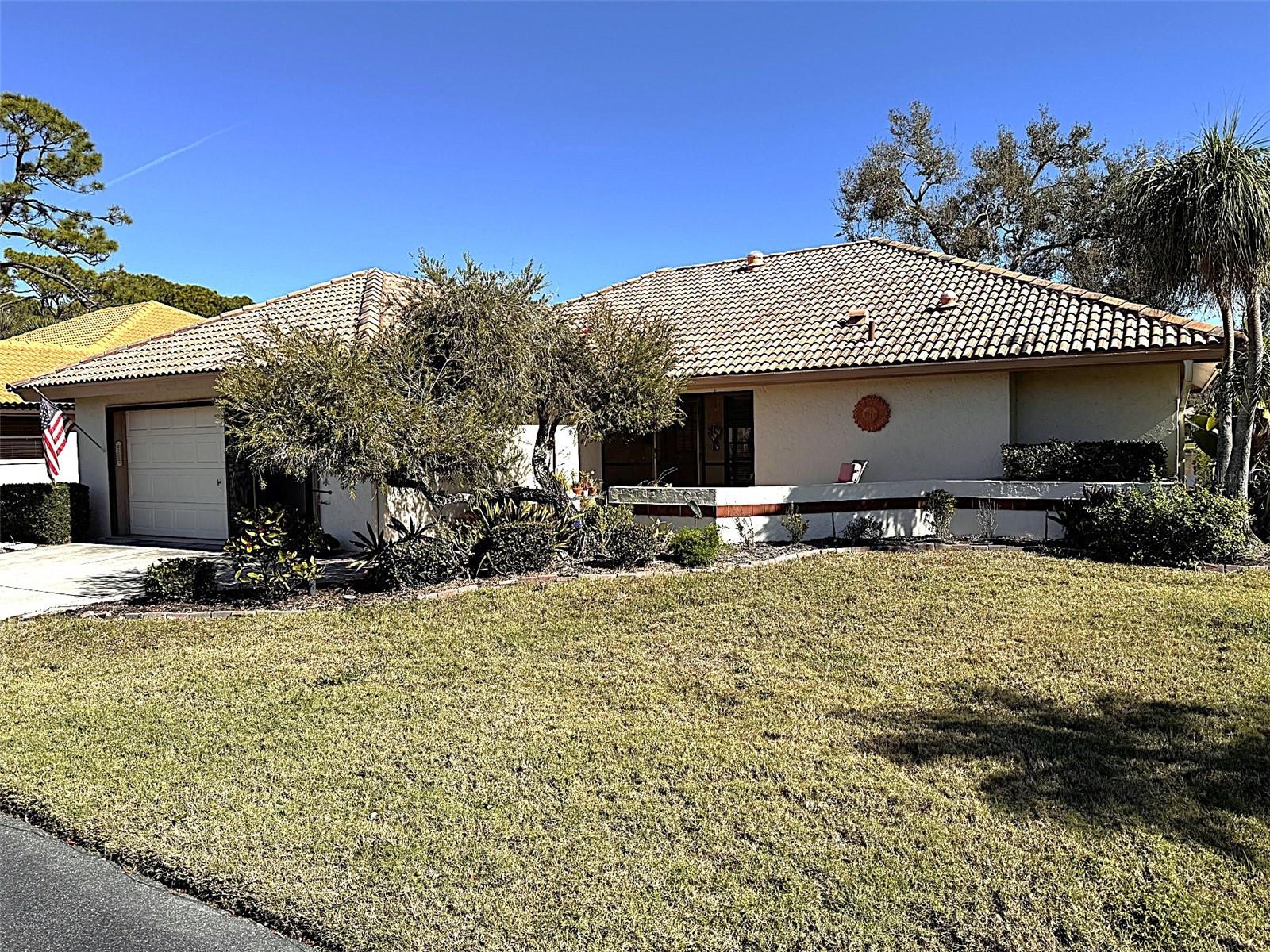 229 LAUREL HOLLOW DR #83 — photo 2