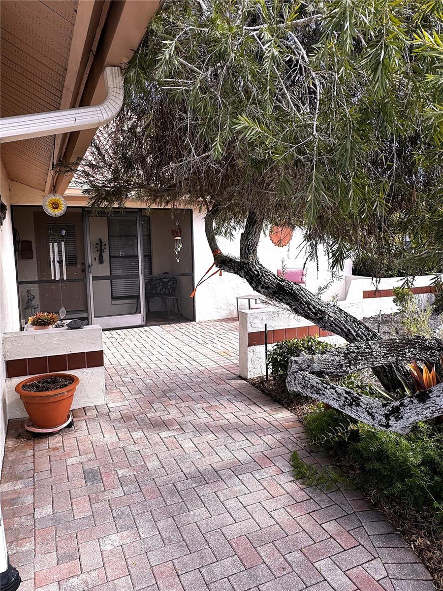 229 LAUREL HOLLOW DR #83 — photo 4