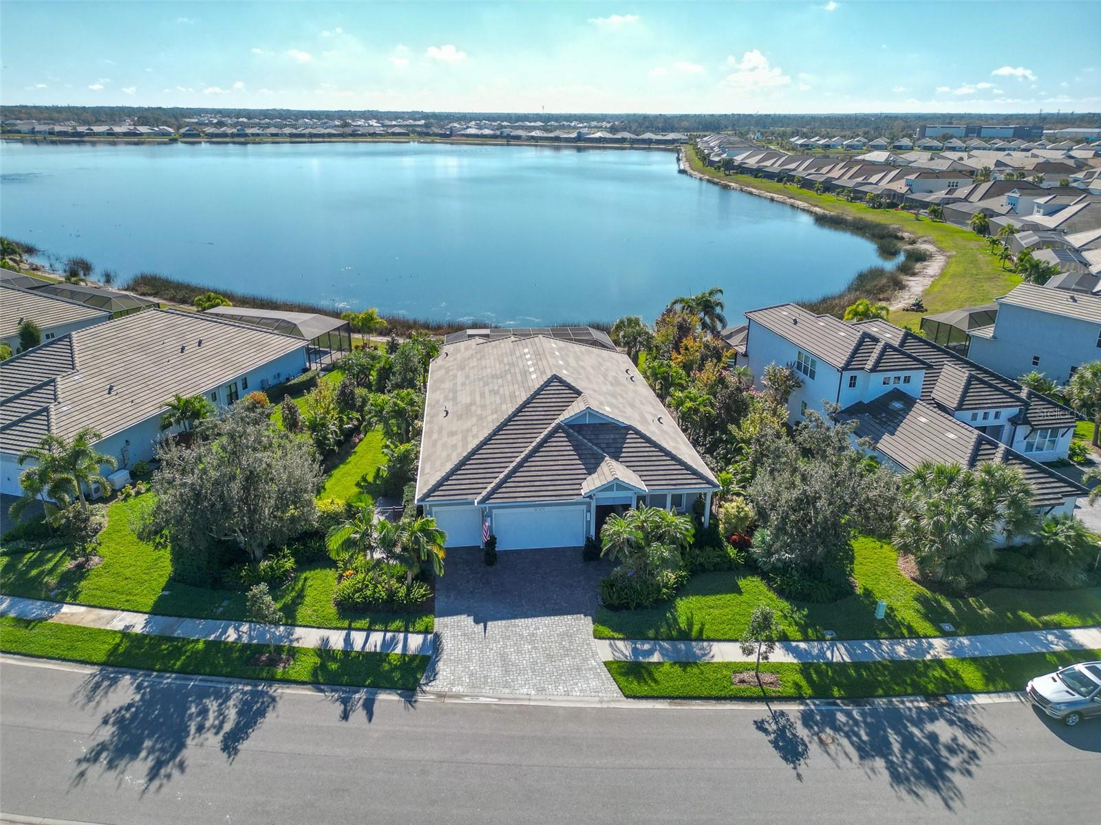 8083 WATERBEND TRL — photo 49