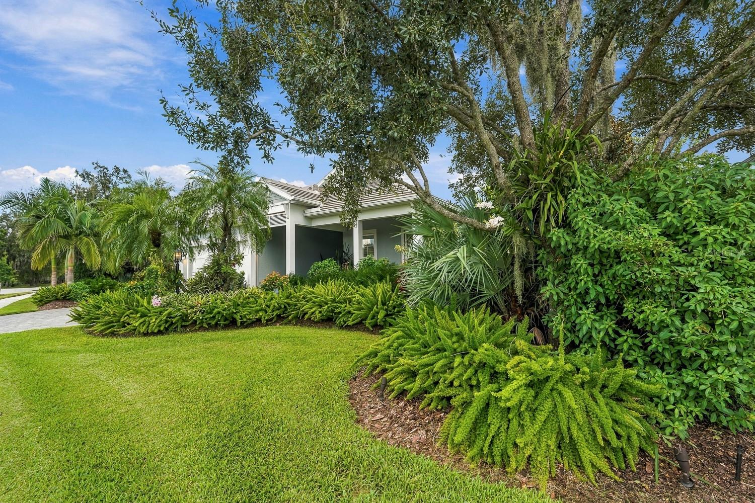 8083 WATERBEND TRL — photo 46