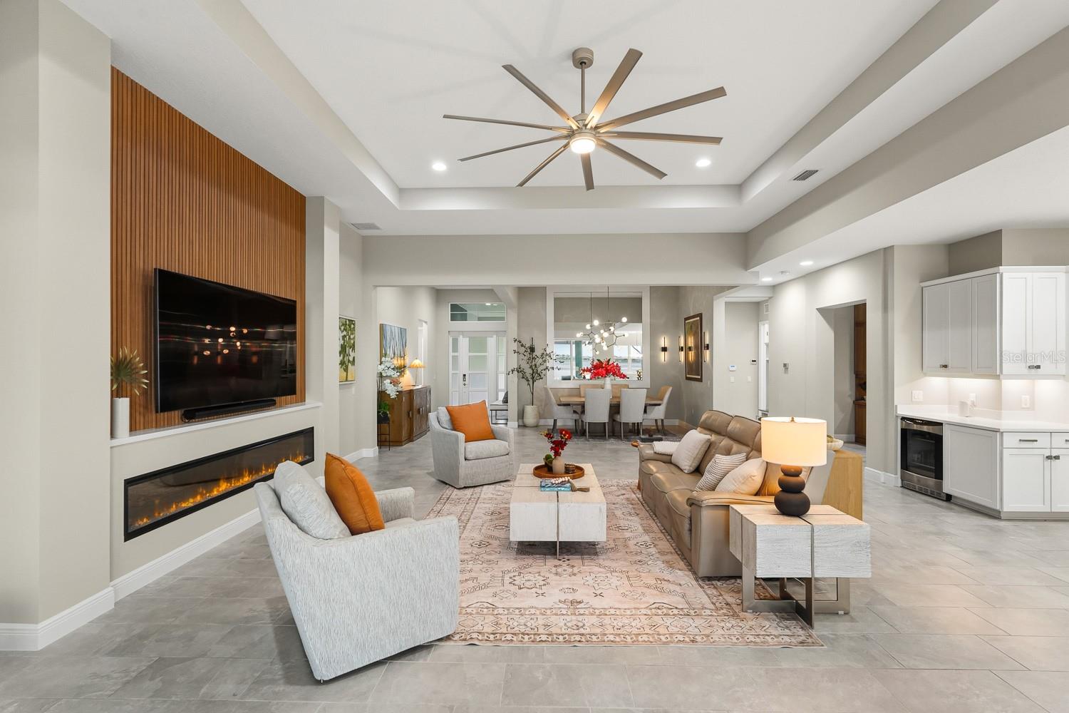 8083 WATERBEND TRL — photo 14