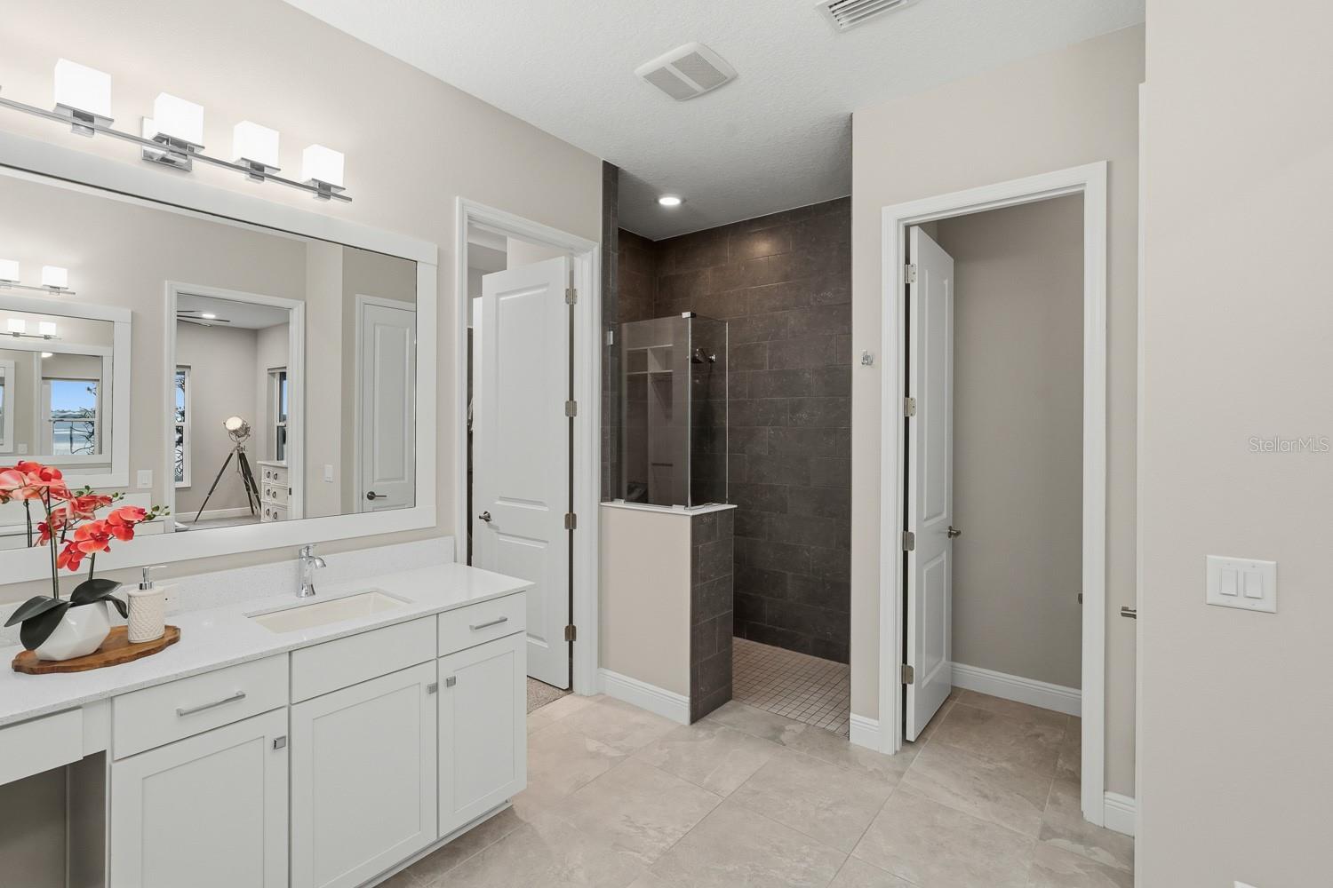 8083 WATERBEND TRL — photo 24