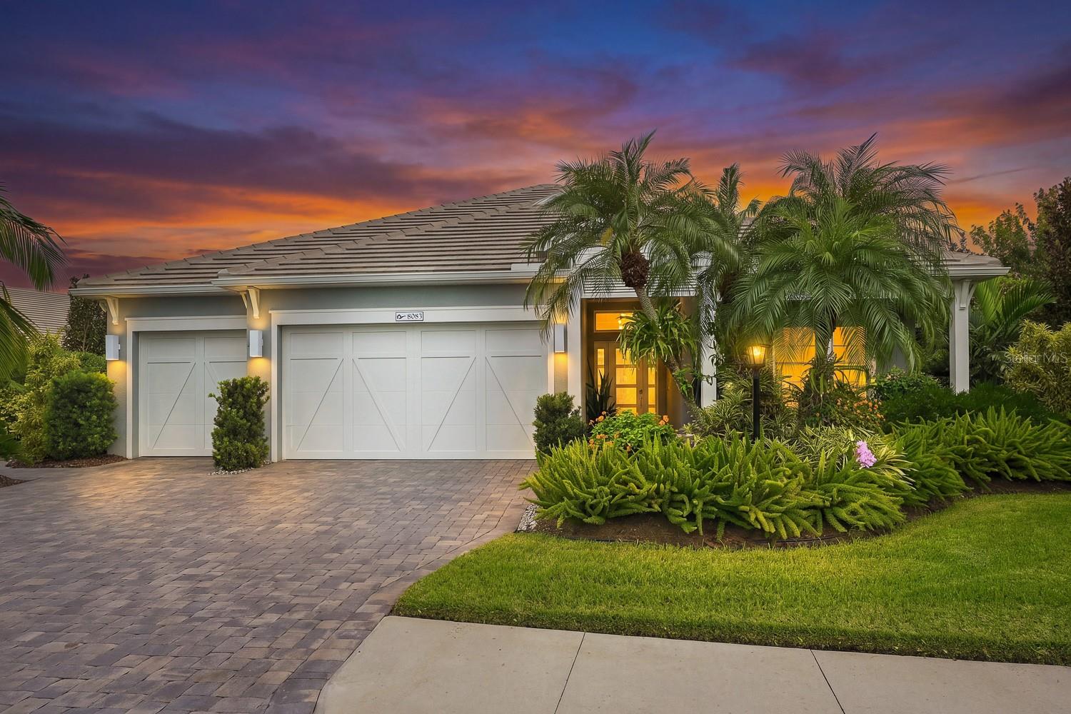 8083 WATERBEND TRL — photo 2