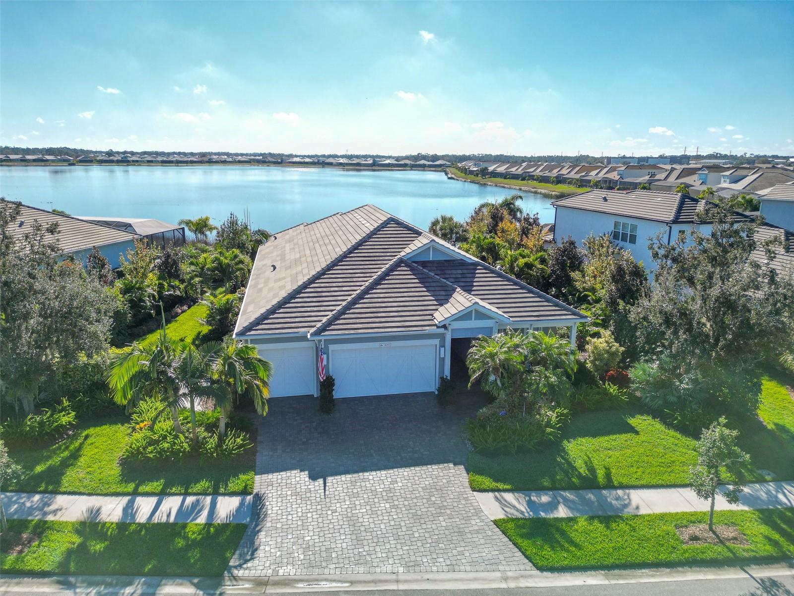 8083 WATERBEND TRL — photo 6