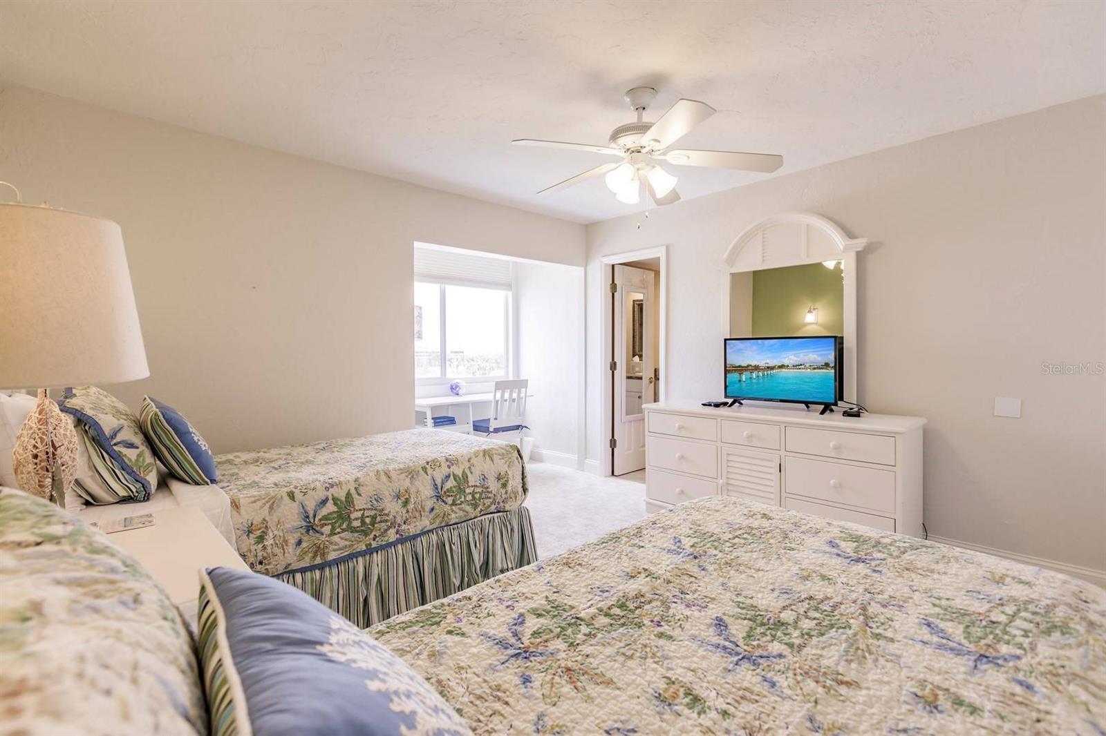 1125 W PEPPERTREE DR #605 — photo 21