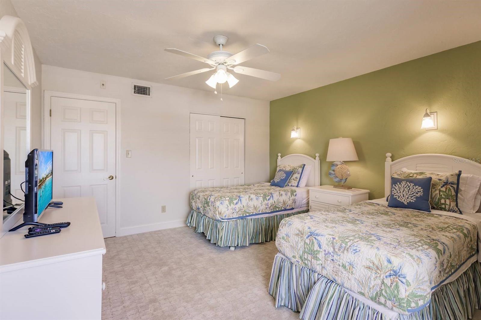 1125 W PEPPERTREE DR #605 — photo 22