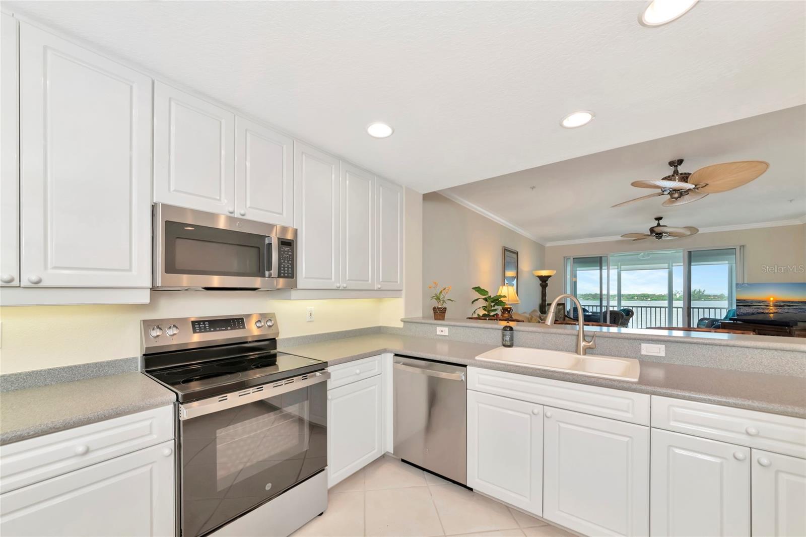 242 HIDDEN BAY DR #602 — photo 7