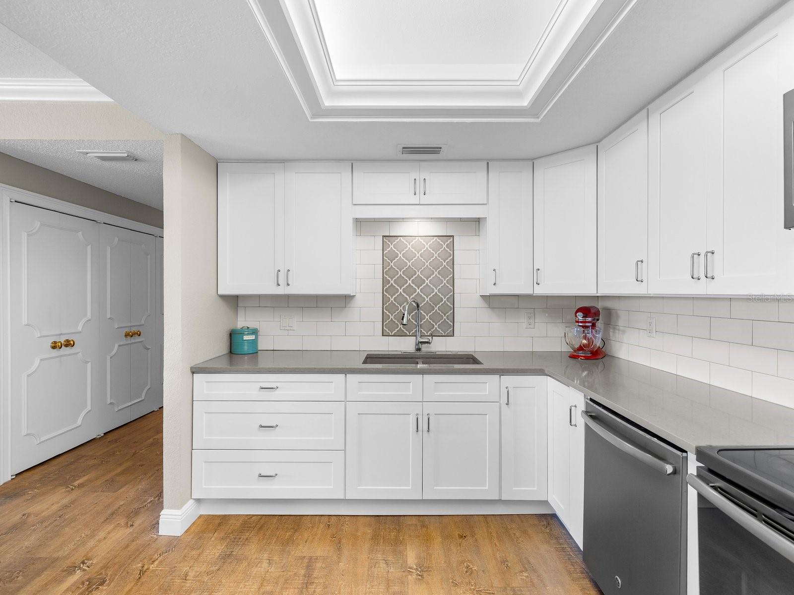 4 BELLEVIEW BLVD #804 — photo 8