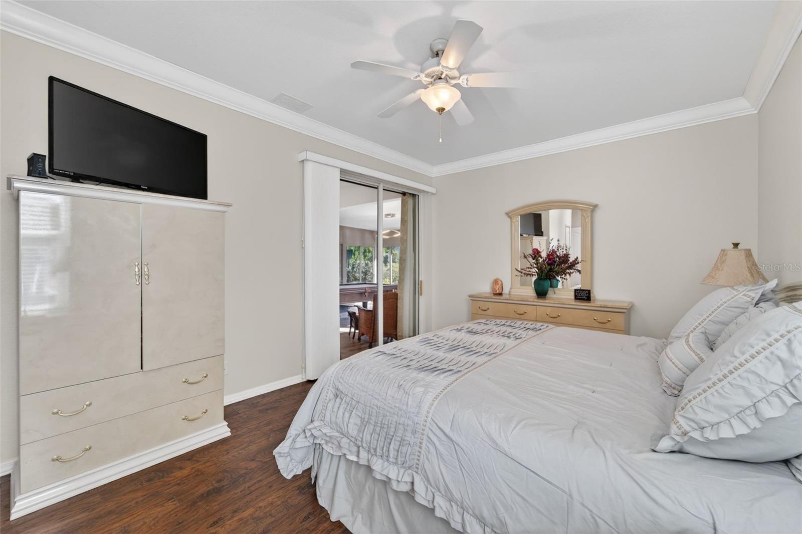 7888 EVINRUDE AVE — photo 28
