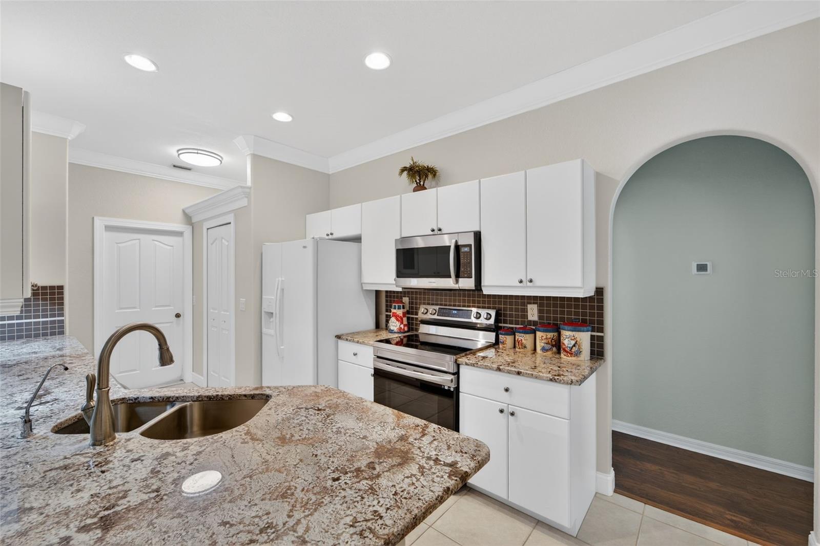 7888 EVINRUDE AVE — photo 10