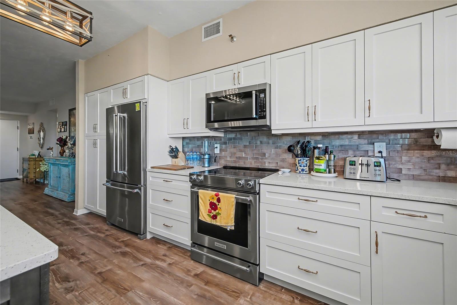 5408 EAGLES POINT CIR #302 — photo 13