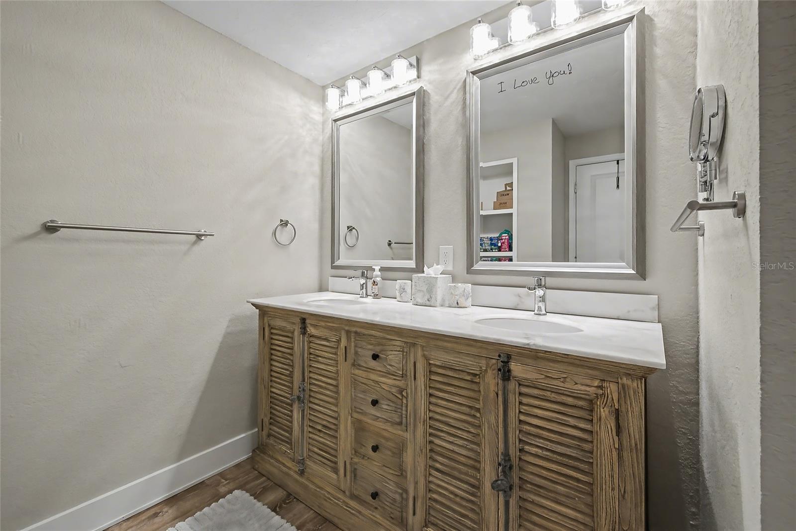 5408 EAGLES POINT CIR #302 — photo 21