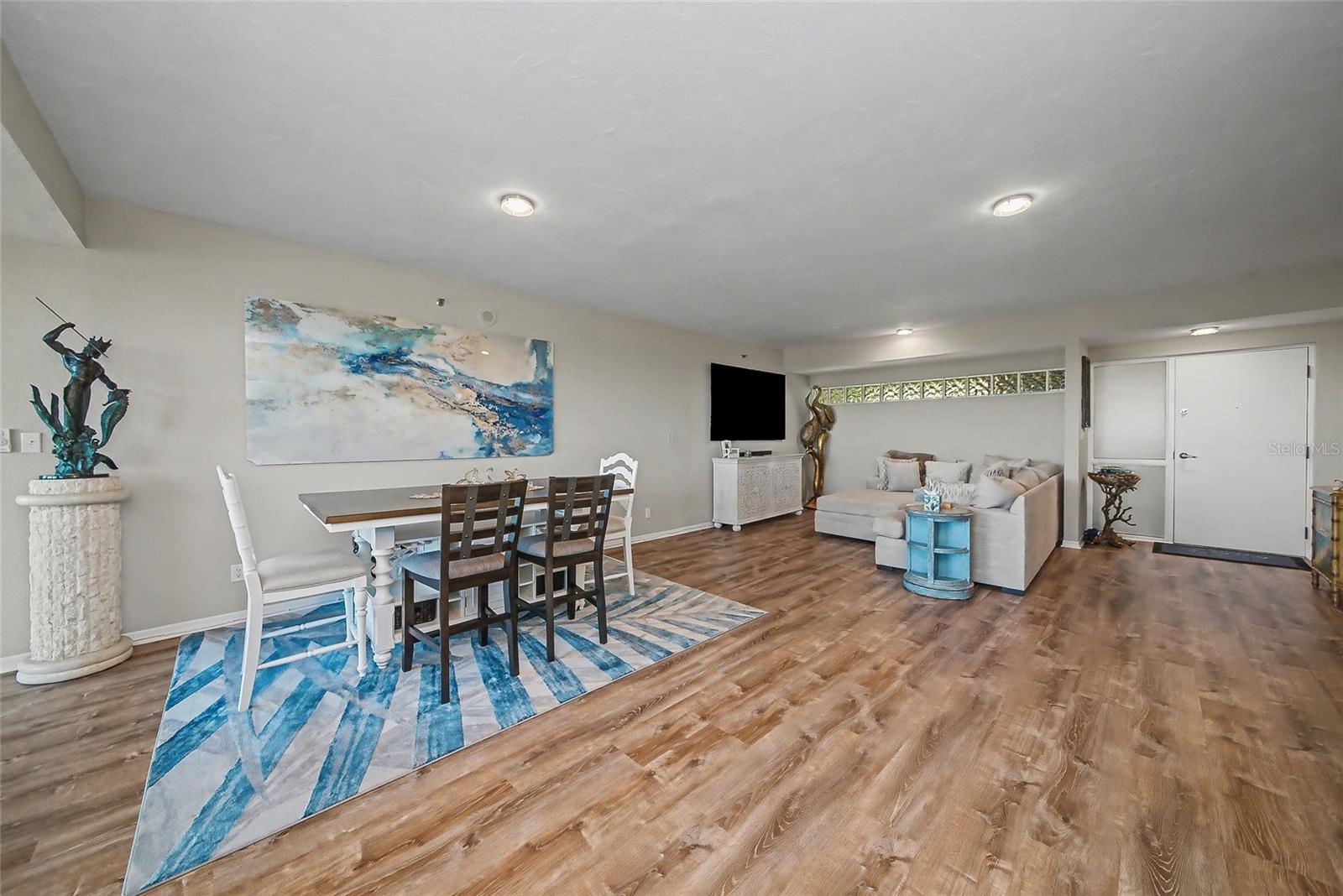 5408 EAGLES POINT CIR #302 — photo 33