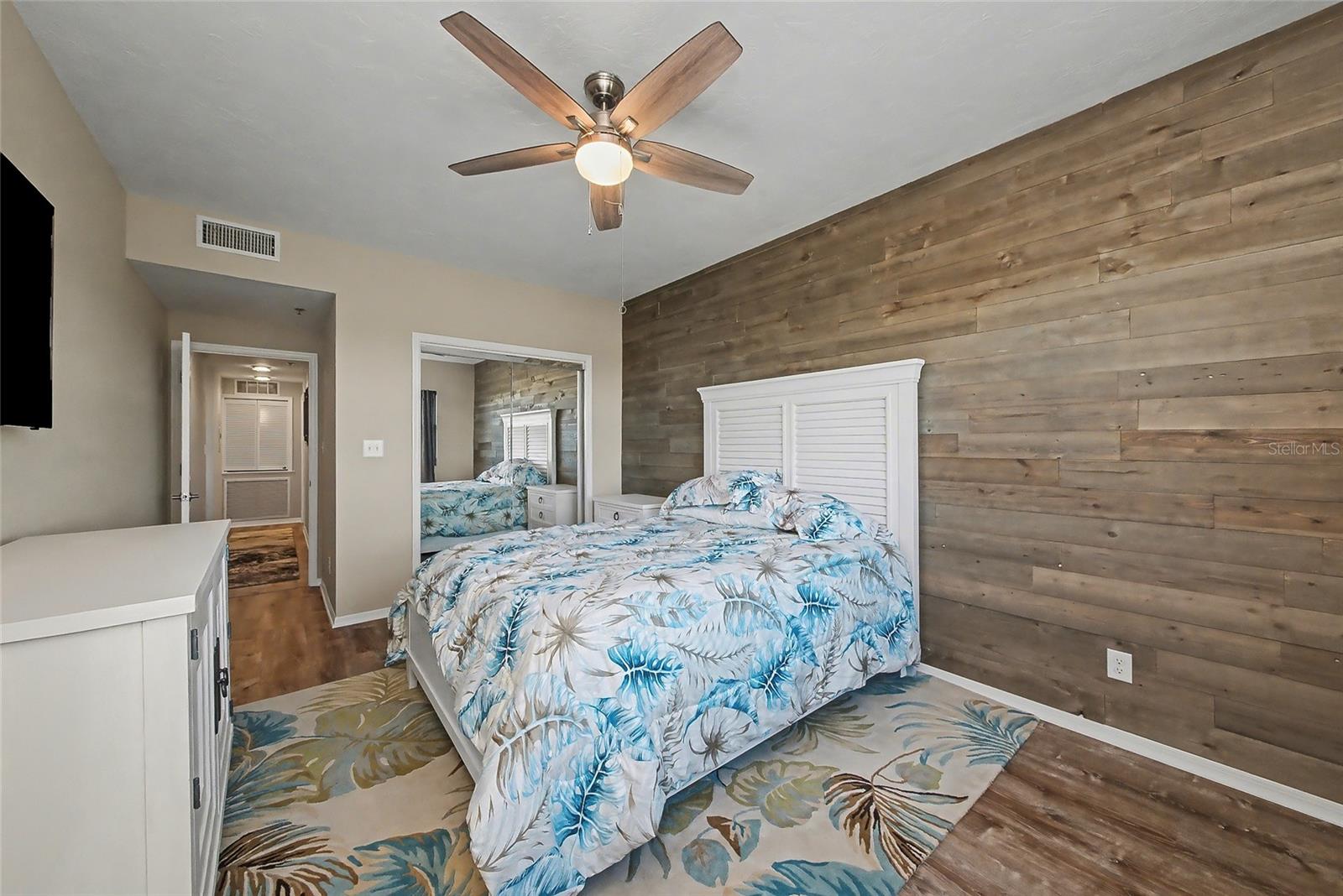 5408 EAGLES POINT CIR #302 — photo 25