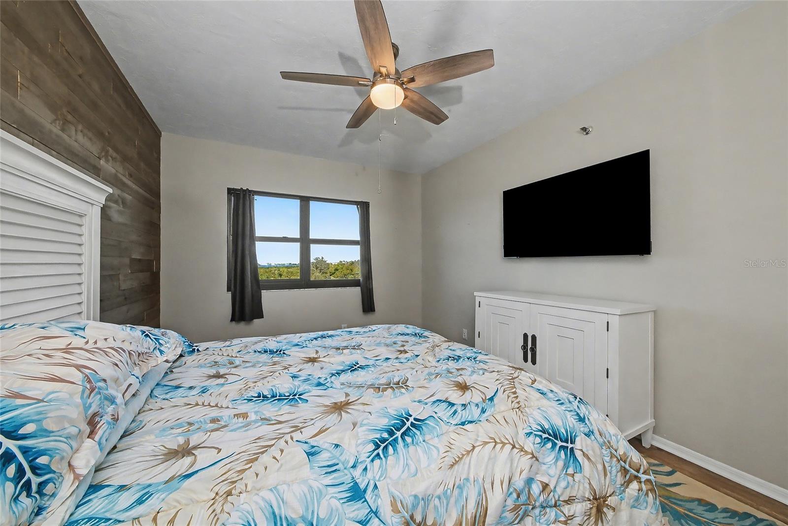 5408 EAGLES POINT CIR #302 — photo 24