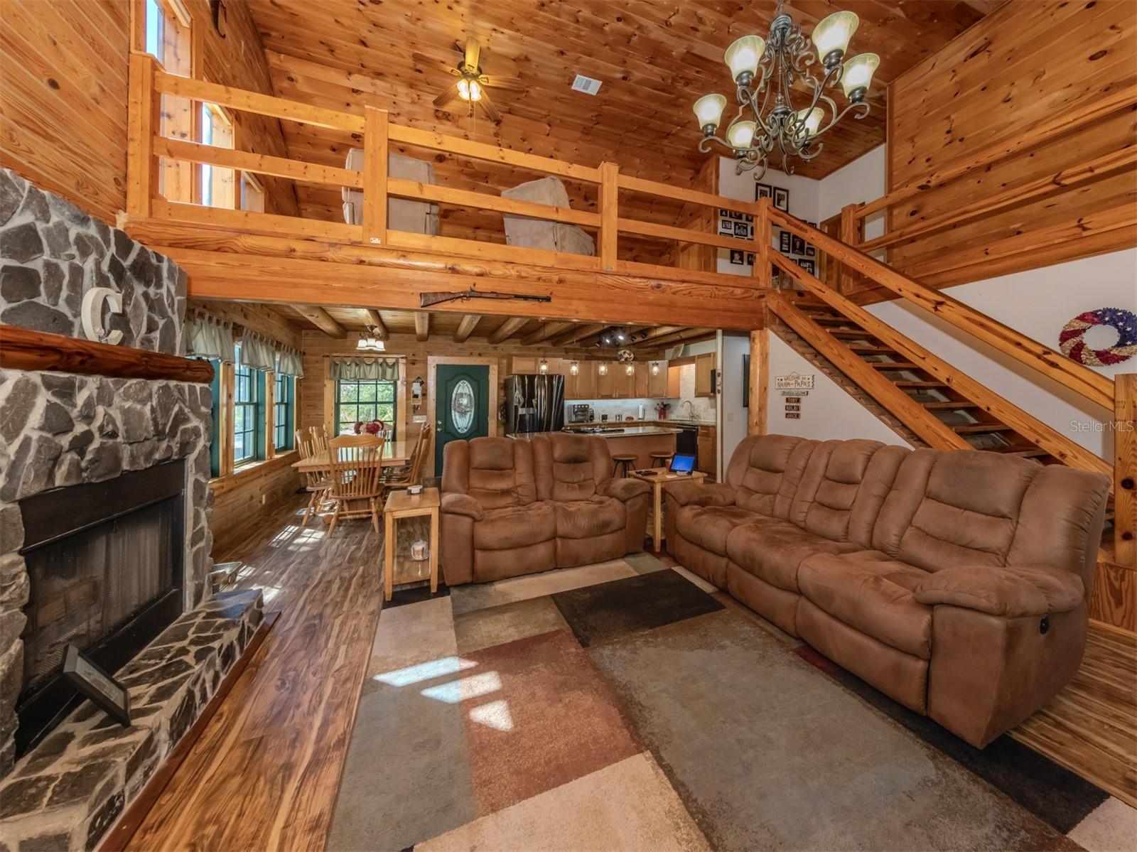 2450 FLAGAMI LN — photo 10
