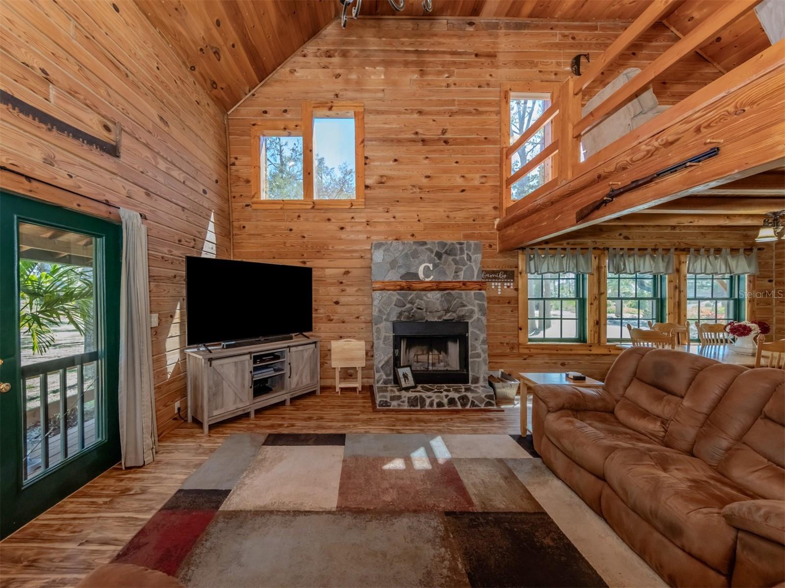 2450 FLAGAMI LN — photo 8