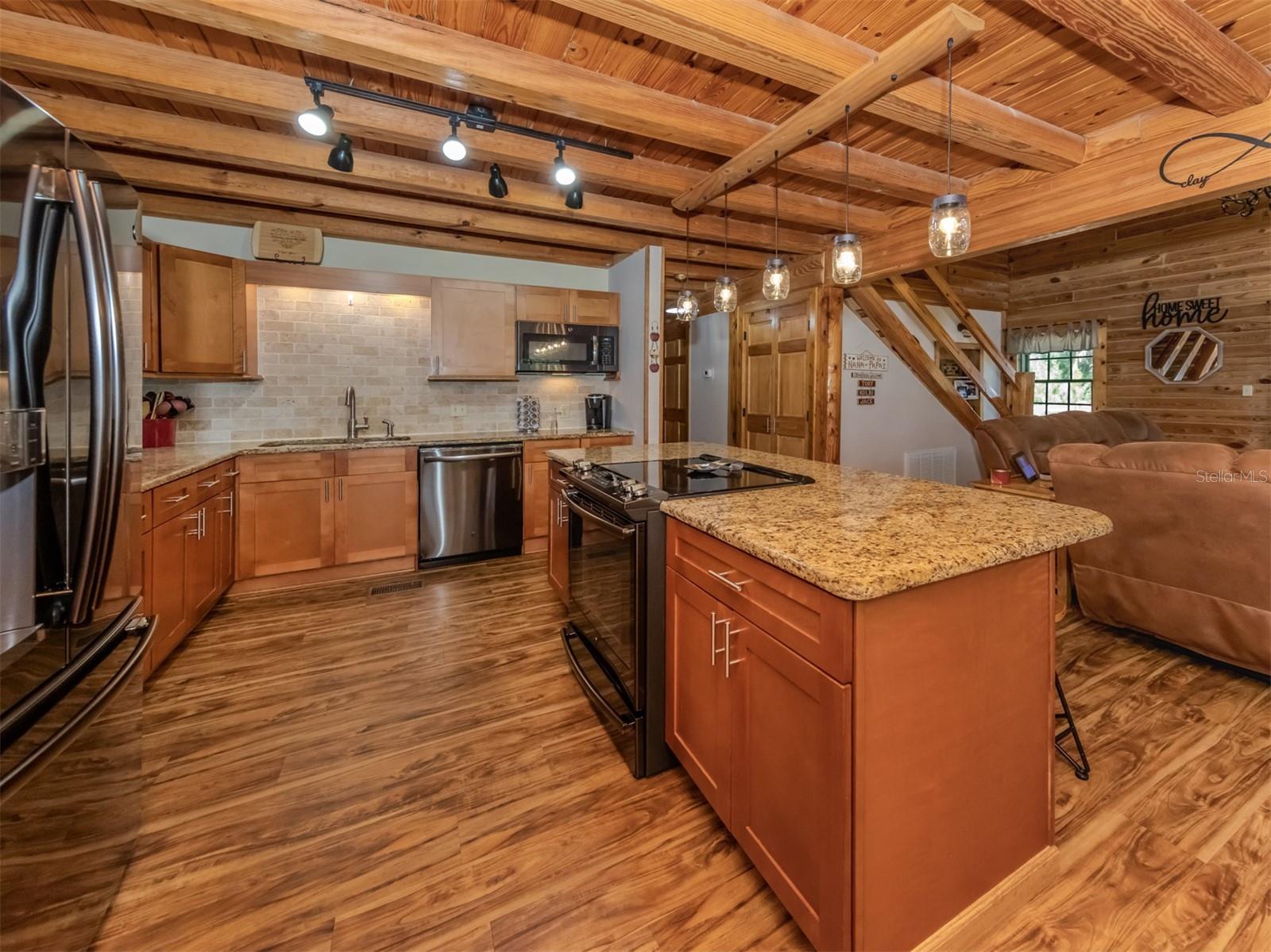 2450 FLAGAMI LN — photo 18