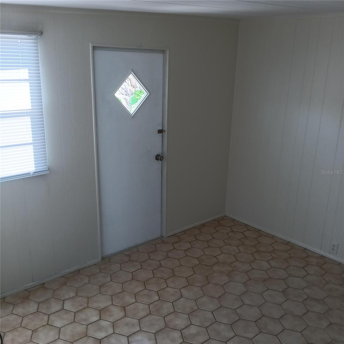 810 49TH AVE W — photo 20