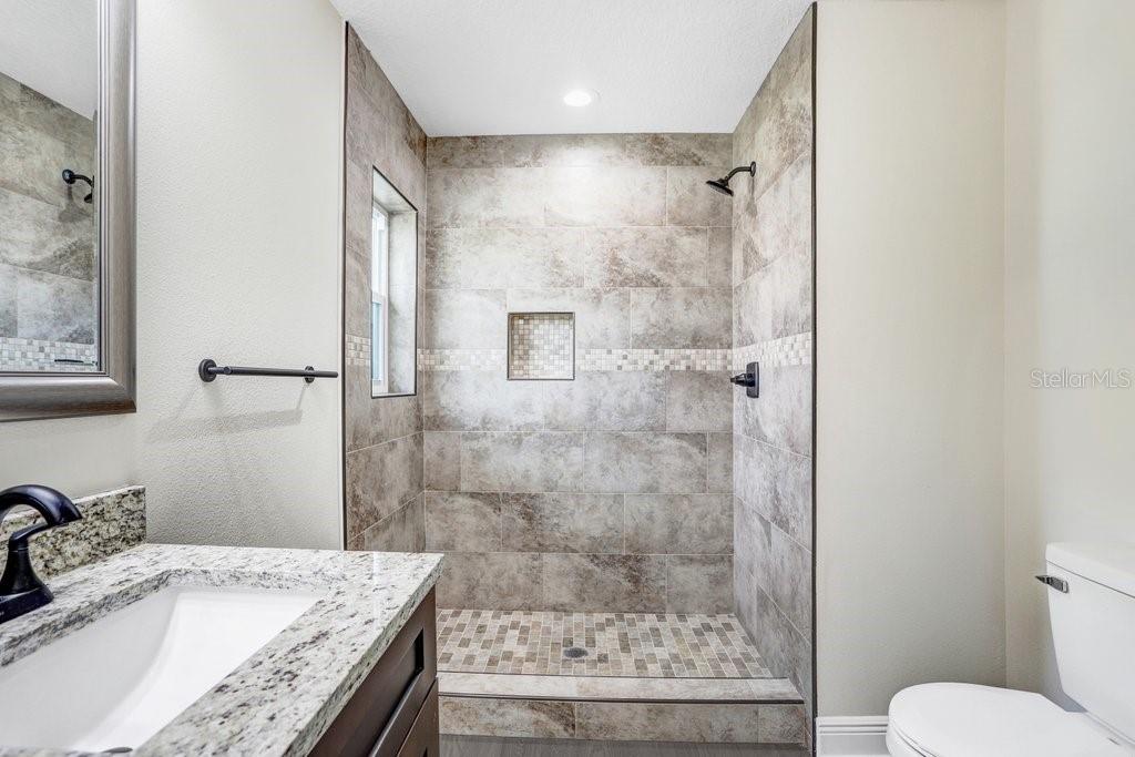 4209 W WOODLAWN AVE #A — photo 15