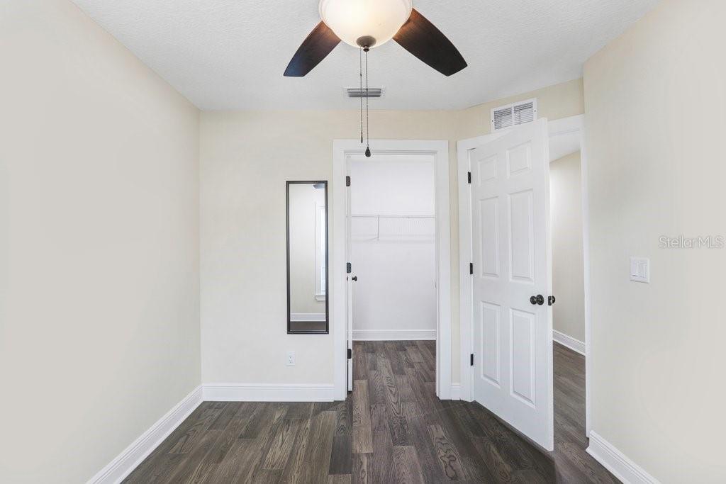 4209 W WOODLAWN AVE #A — photo 21