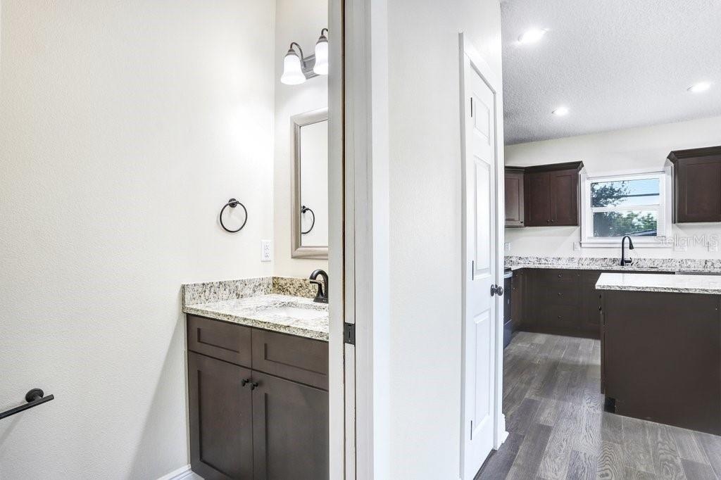4209 W WOODLAWN AVE #A — photo 10