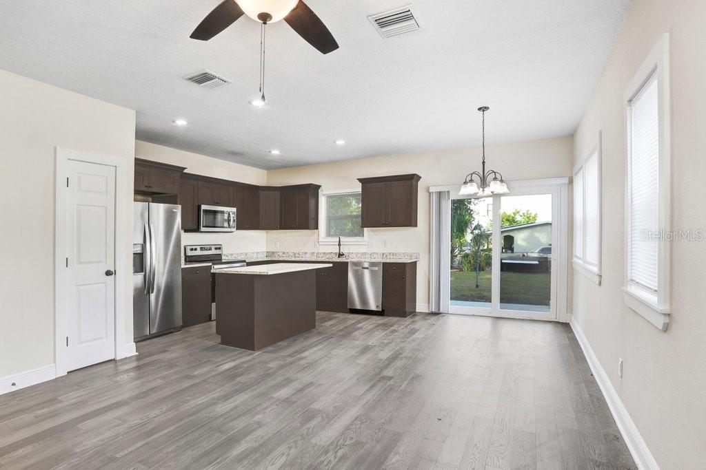 4209 W WOODLAWN AVE #A — photo 6