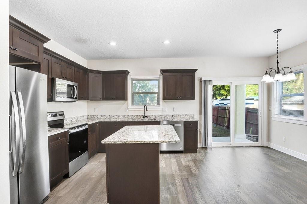 4209 W WOODLAWN AVE #A — photo 9