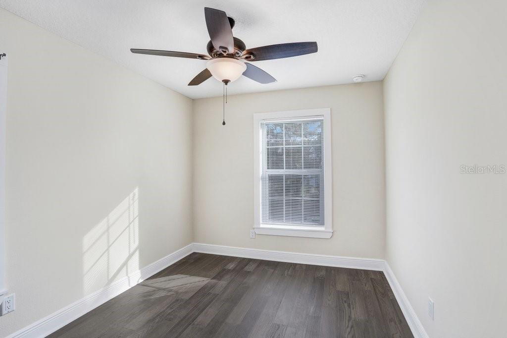 4209 W WOODLAWN AVE #A — photo 18