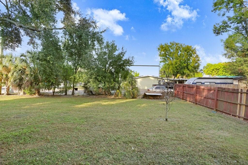 4209 W WOODLAWN AVE #A — photo 24