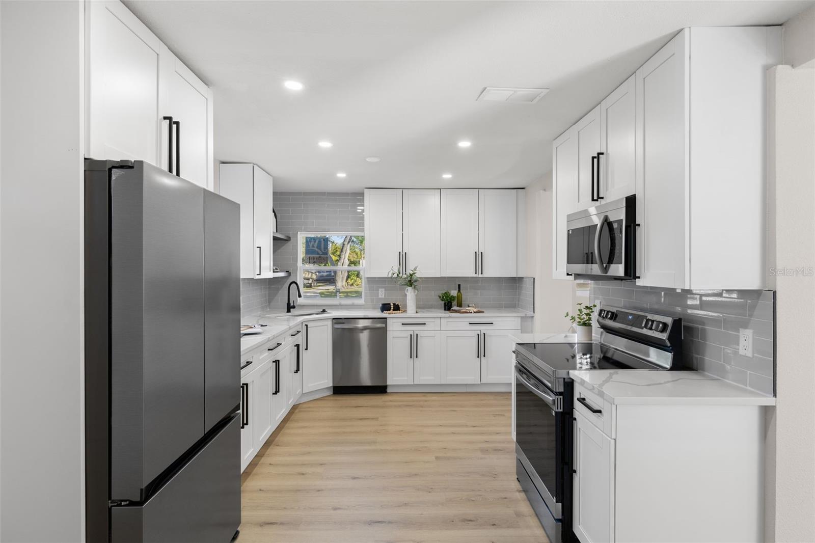 7301 S WEST SHORE BLVD — photo 9
